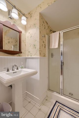 371 E MAIN ST, New Holland, PA 17557