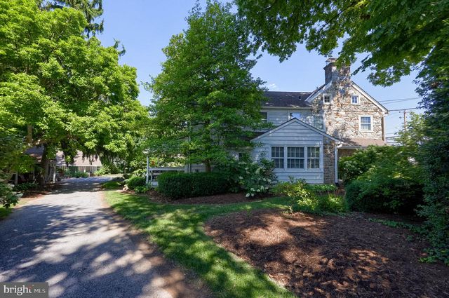 371 E MAIN ST, New Holland, PA 17557