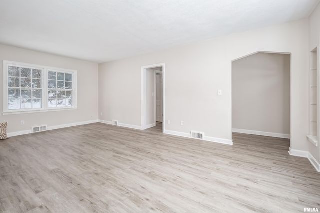 1310 KIRKWOOD Boulevard, Davenport, IA 52803