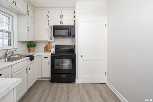 1310 KIRKWOOD Boulevard, Davenport, IA 52803