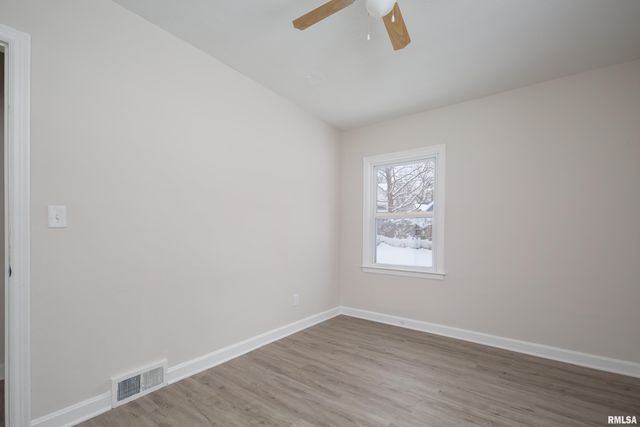 1310 KIRKWOOD Boulevard, Davenport, IA 52803