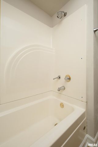 1310 KIRKWOOD Boulevard, Davenport, IA 52803