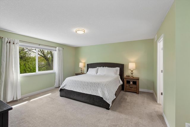 5590 Upper 179th Street, Lakeville, MN 55044