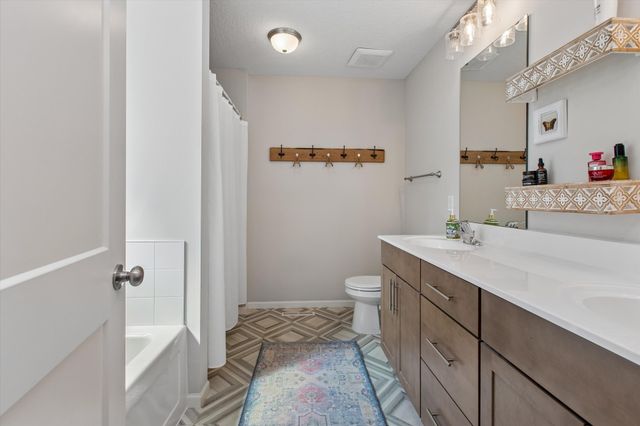 5590 Upper 179th Street, Lakeville, MN 55044