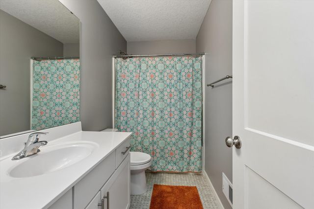 5590 Upper 179th Street, Lakeville, MN 55044