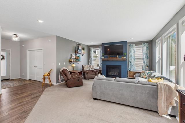 5590 Upper 179th Street, Lakeville, MN 55044