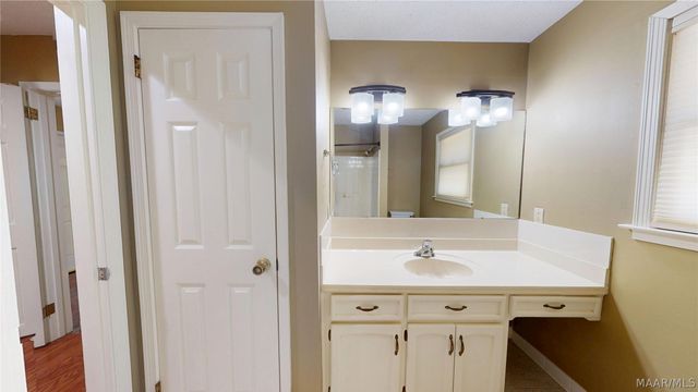 3240 Anne Arbor Place, Montgomery, AL 36106