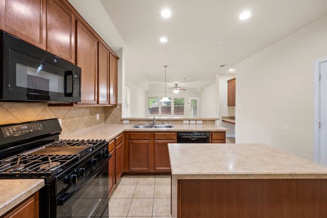 2401 Castle Creek Drive, Little Elm, TX 75068
