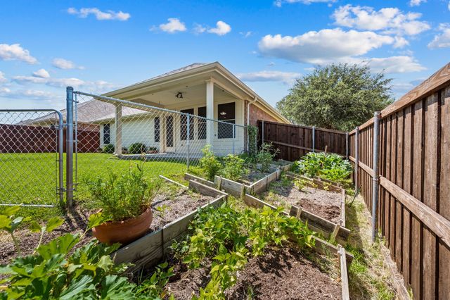 2401 Castle Creek Drive, Little Elm, TX 75068