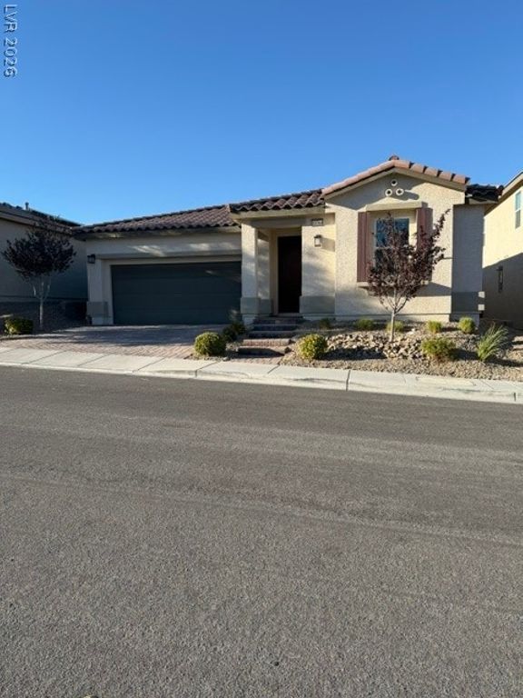 10764 Canary Blossom Avenue, Las Vegas, NV 89129 — photo 2