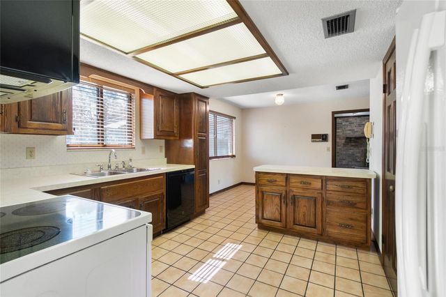 330 SANCHEZ AVENUE, Ormond Beach, FL 32174