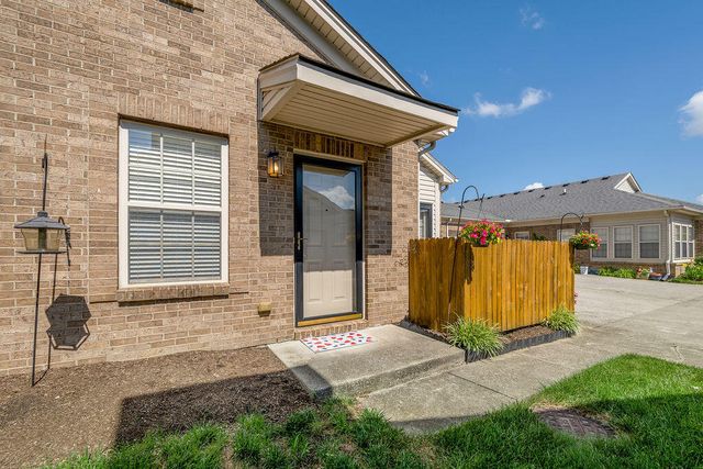 552 Goldon Trophy Trail, Lexington, KY 40514
