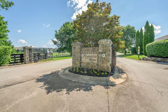 552 Goldon Trophy Trail, Lexington, KY 40514