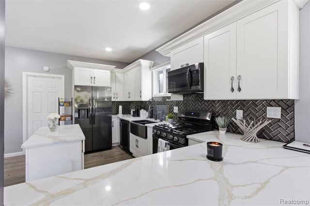 3836 Cadillac Boulevard, Detroit, MI 48214