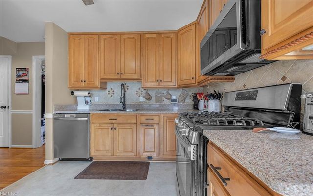 1624 Ridge CT, Virginia Beach, VA 23464