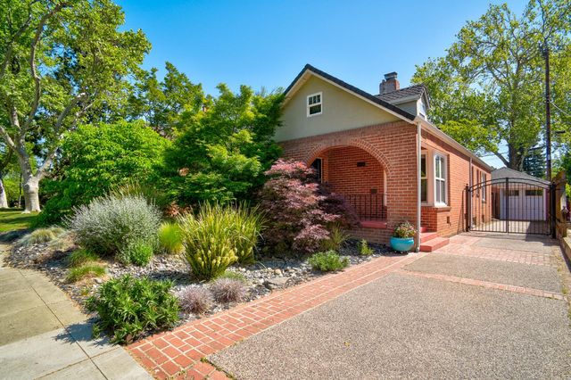 905 47th St, Sacramento, CA 95819