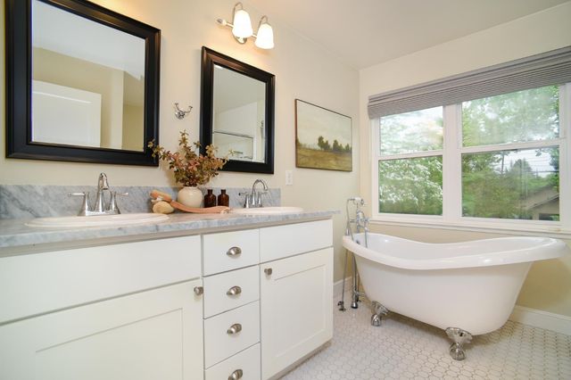 905 47th St, Sacramento, CA 95819