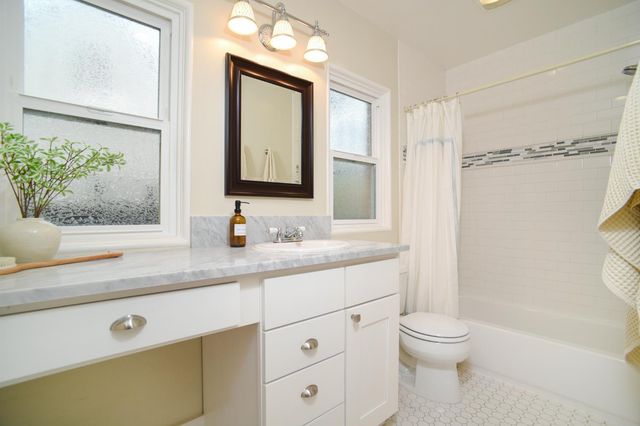 905 47th St, Sacramento, CA 95819