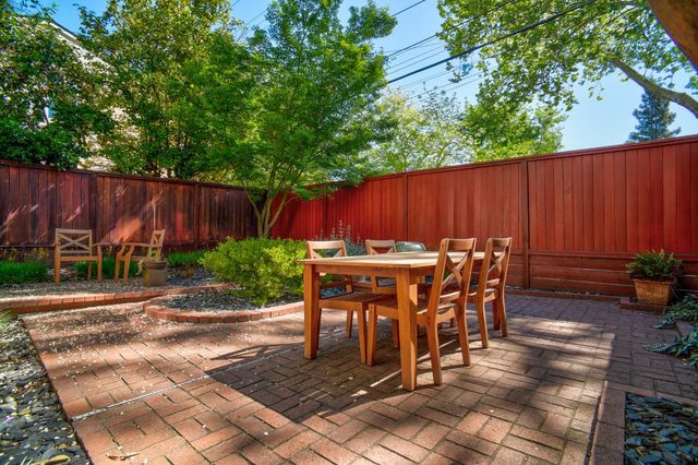 905 47th St, Sacramento, CA 95819