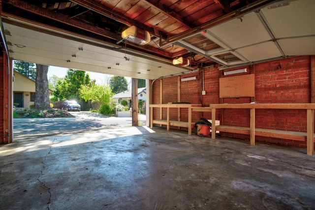 905 47th St, Sacramento, CA 95819