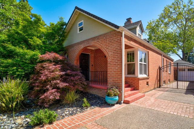 905 47th St, Sacramento, CA 95819