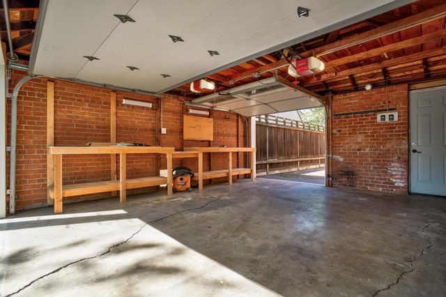 905 47th St, Sacramento, CA 95819