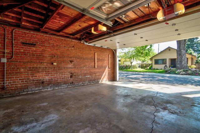 905 47th St, Sacramento, CA 95819