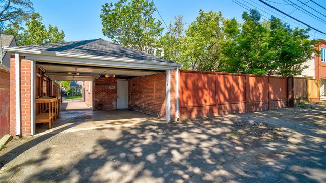 905 47th St, Sacramento, CA 95819