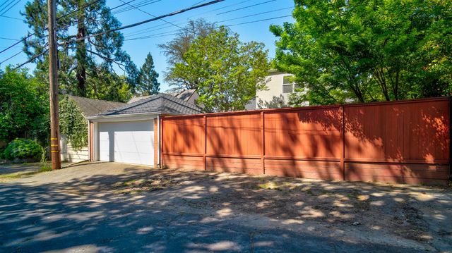 905 47th St, Sacramento, CA 95819