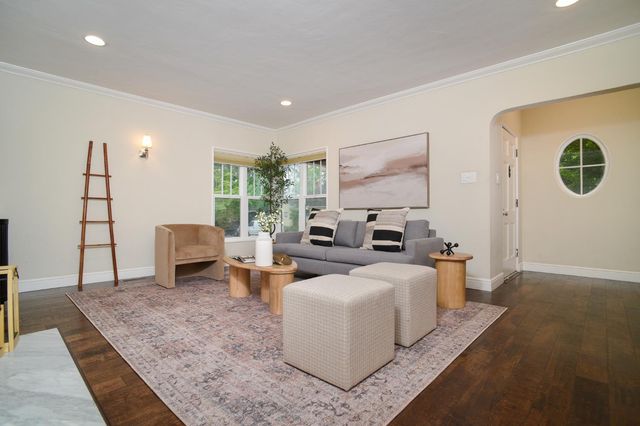 905 47th St, Sacramento, CA 95819