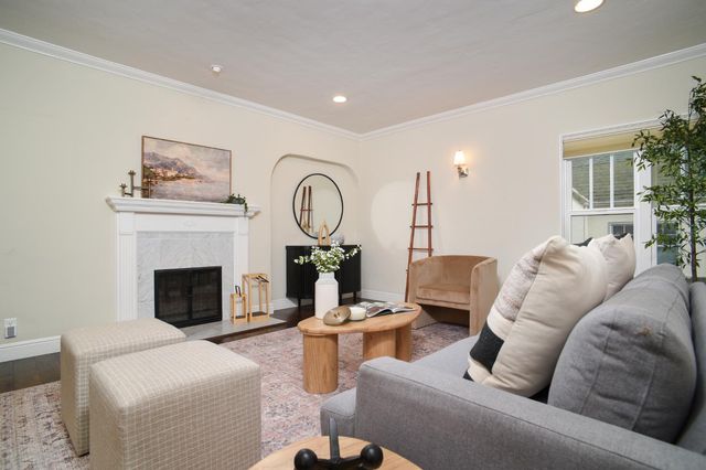 905 47th St, Sacramento, CA 95819