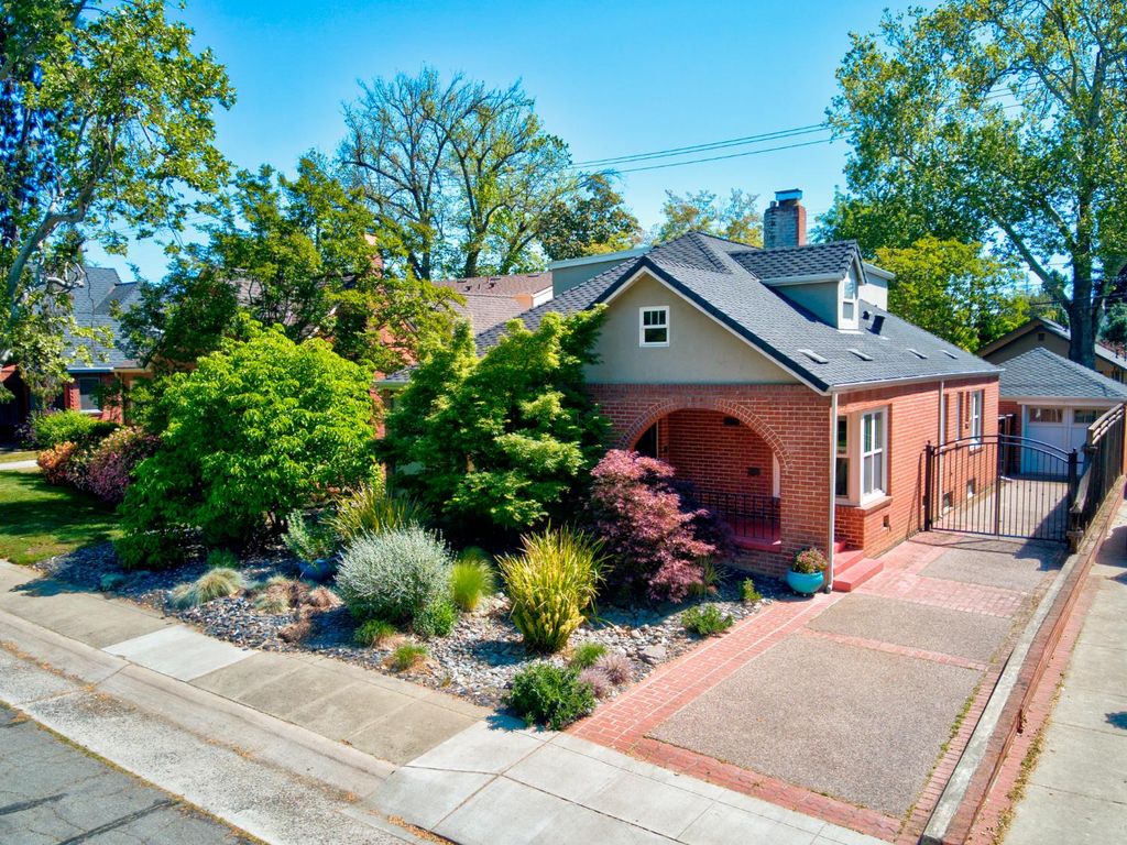 905 47th St, Sacramento, CA 95819