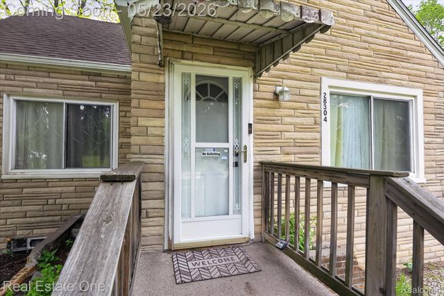 28304 Eton Street, Westland, MI 48186