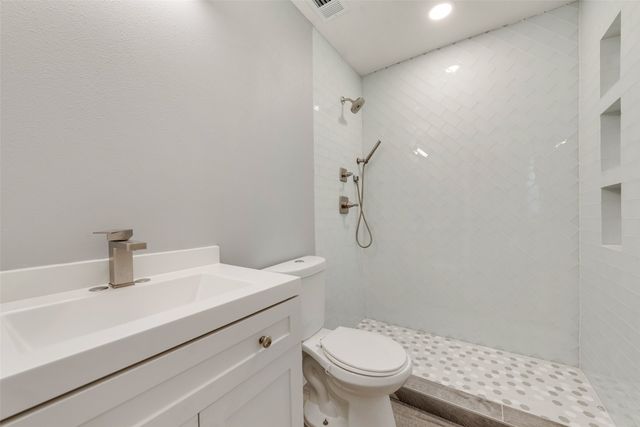 20 W Mountain Lane 42, Grand Prairie, TX 75052