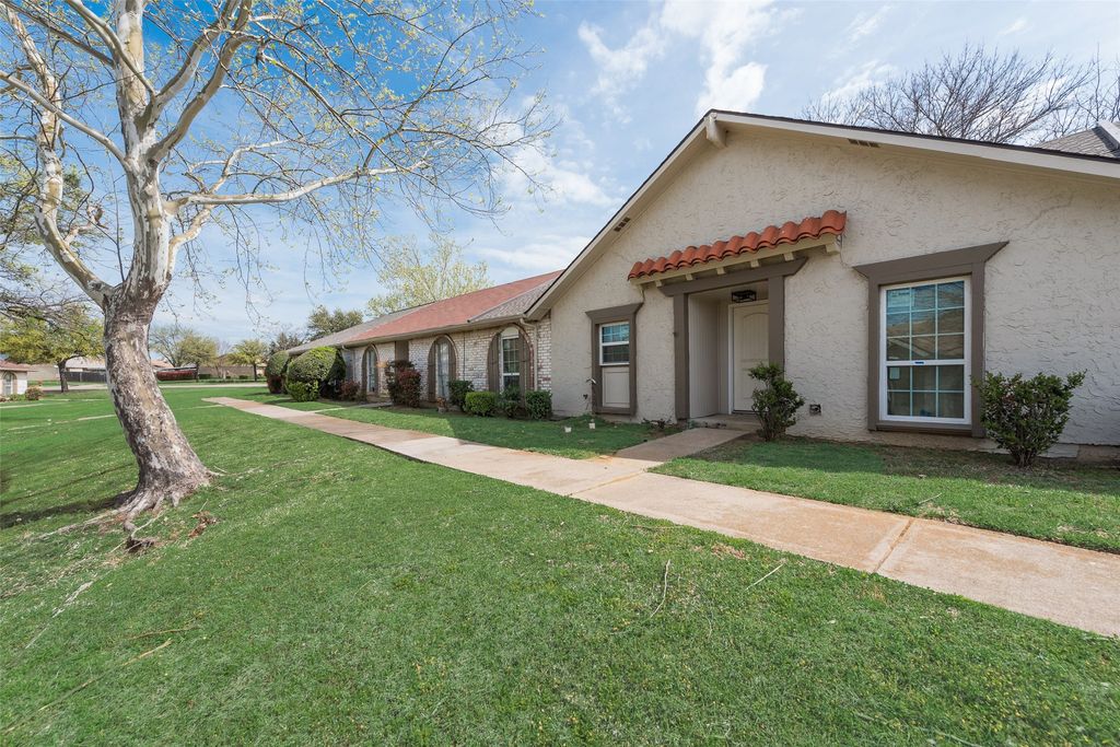20 W Mountain Lane 42, Grand Prairie, TX 75052