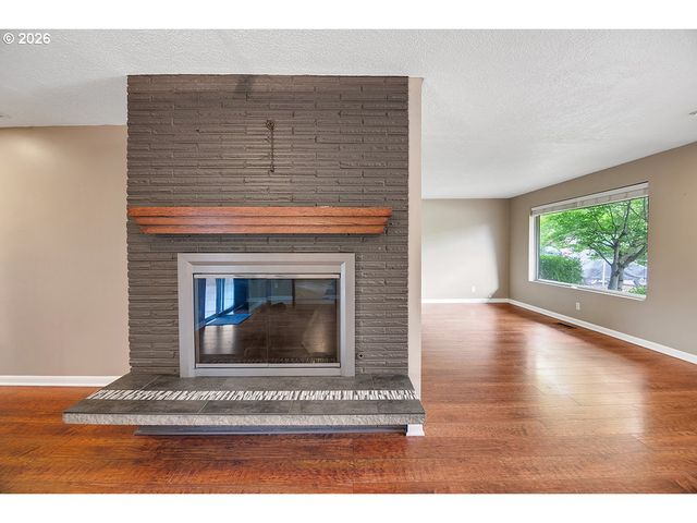 10723 Se STEPHENS St, Portland, OR 97216