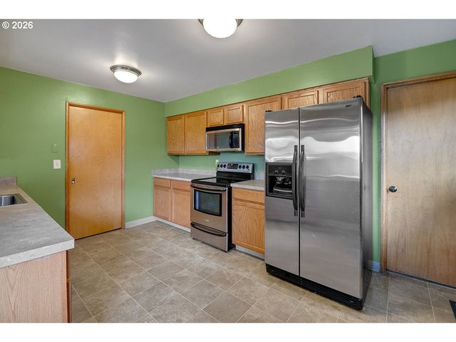 10723 Se STEPHENS St, Portland, OR 97216