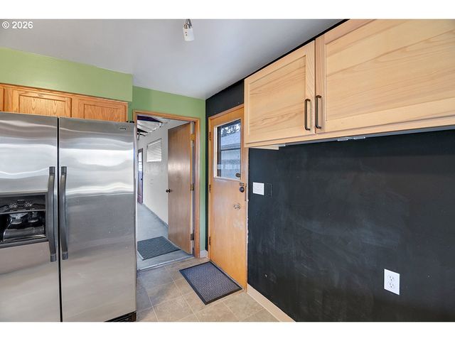 10723 Se STEPHENS St, Portland, OR 97216