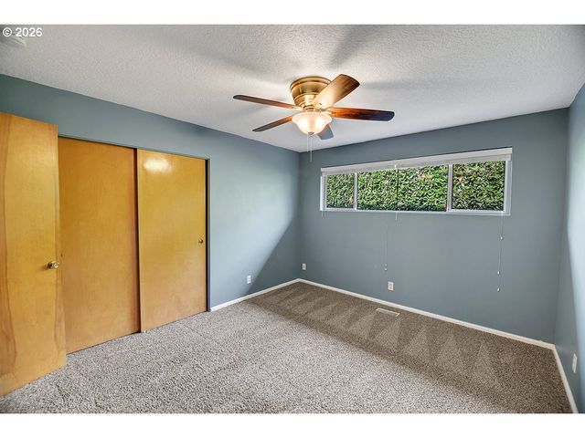10723 Se STEPHENS St, Portland, OR 97216