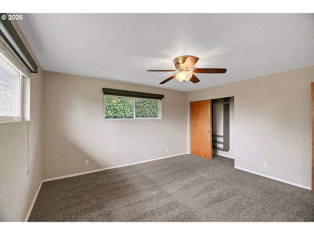 10723 Se STEPHENS St, Portland, OR 97216