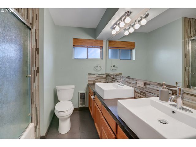 10723 Se STEPHENS St, Portland, OR 97216