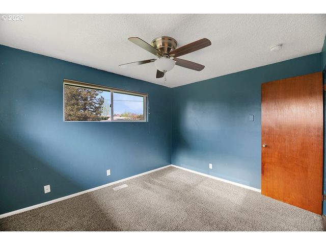 10723 Se STEPHENS St, Portland, OR 97216