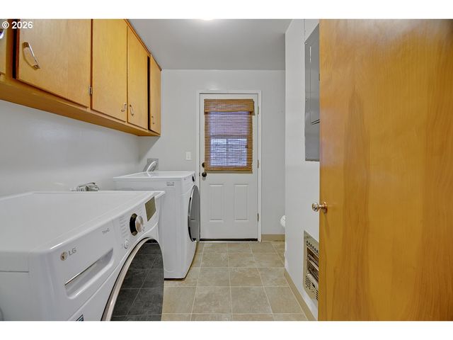 10723 Se STEPHENS St, Portland, OR 97216
