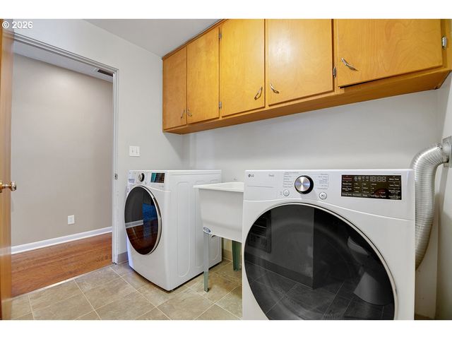 10723 Se STEPHENS St, Portland, OR 97216