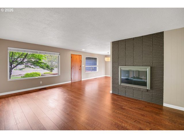 10723 Se STEPHENS St, Portland, OR 97216