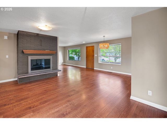 10723 Se STEPHENS St, Portland, OR 97216