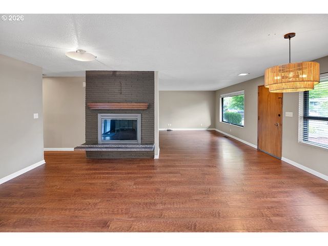 10723 Se STEPHENS St, Portland, OR 97216