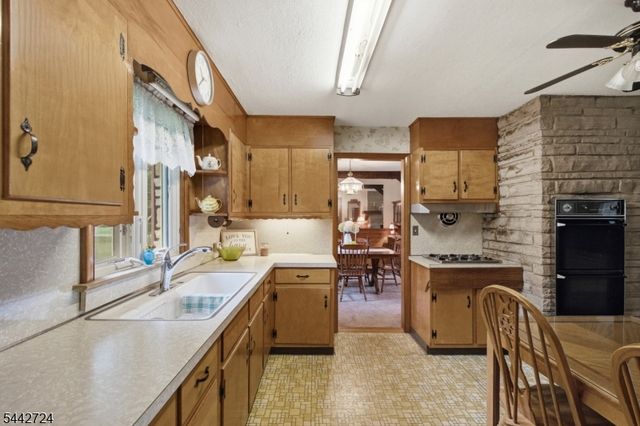 44 Burnt Hill Rd, Montgomery Twp., NJ 08558