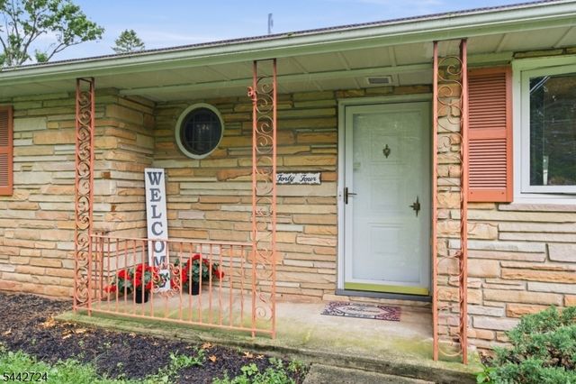 44 Burnt Hill Rd, Montgomery Twp., NJ 08558