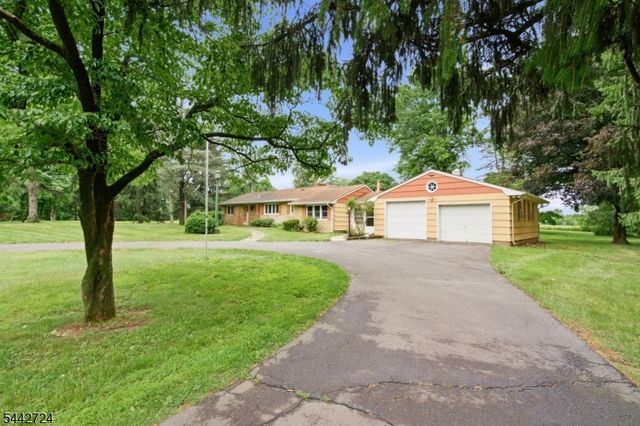 44 Burnt Hill Rd, Montgomery Twp., NJ 08558